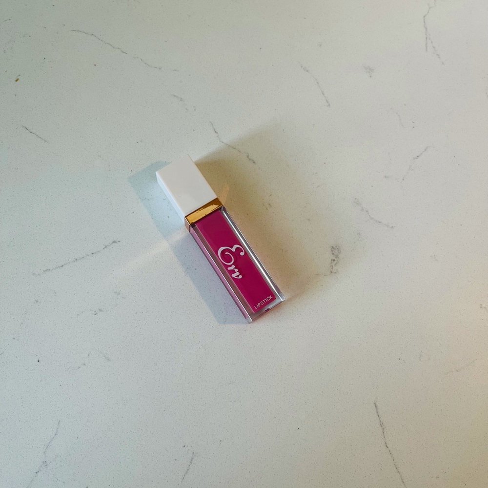 Lipstick - Picture 10 of 14